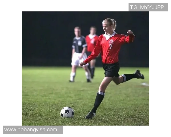 足球传奇老年合影珍藏版高清展示昔日辉煌与友谊的瞬间 足球传奇老年合影珍藏版高清展示昔日辉煌与友谊的瞬间