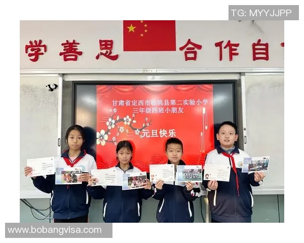 足球明星小贝携家人送祝福共庆新春传递温暖与快乐 足球明星小贝携家人送祝福共庆新春传递温暖与快乐