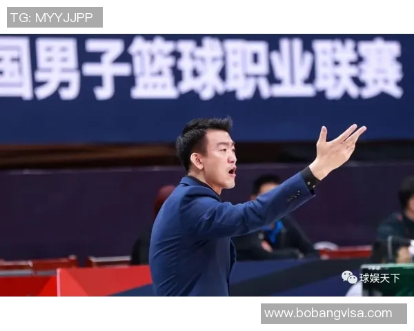 重庆篮球队的反击之路：从低谷到崛起的精彩历程与启示