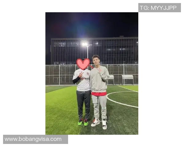 鹿晗意外邂逅足球明星共同畅谈运动梦想与人生经历