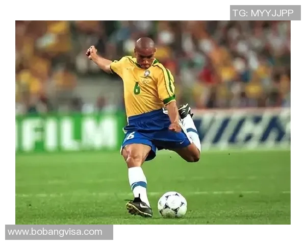 如何绘制足球明星卡洛斯的生动形象与技巧分享